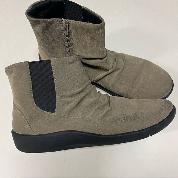 CLARKS CloudSteppers Sillian Ankle tan round toe flat zip up comfort boots 9 - Picture 6 of 13